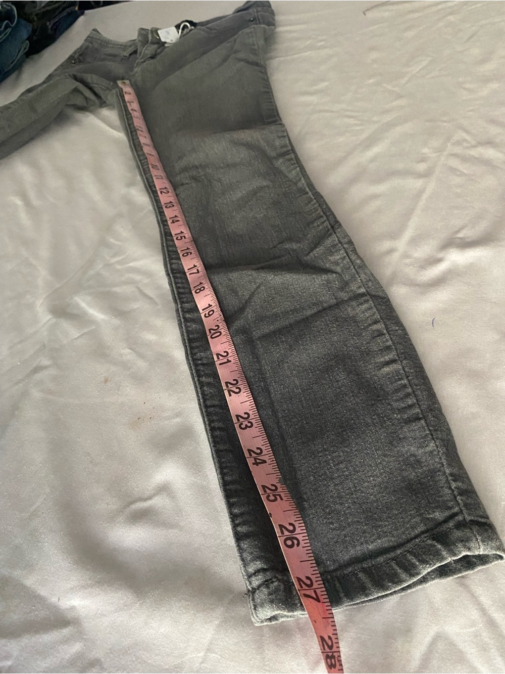 Forever 21 Grey Skinny Jeans Women’s Size 26 Mid Rise Stretch Denim - Picture 9 of 10